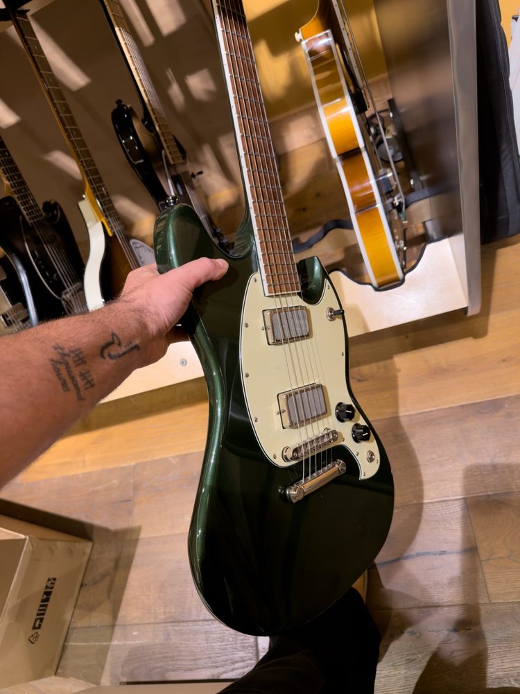 Instr - Guitar Abernethy Green